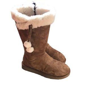 Women’s UGG Plumdale cuff tall boots chestnut new